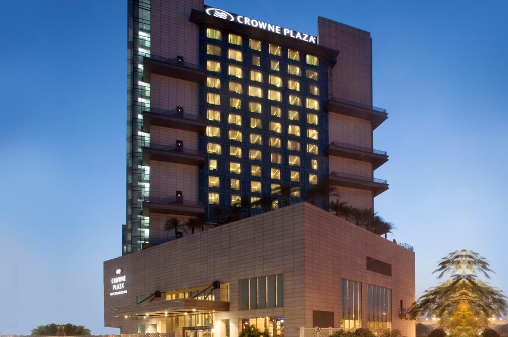 CROWNE PLAZA